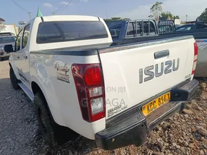 Isuzu D-MAX 2015 White