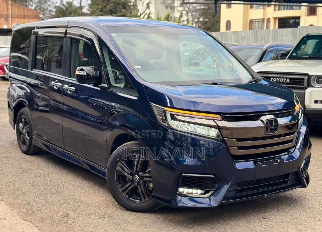Honda Stepwgn 2019 Blue