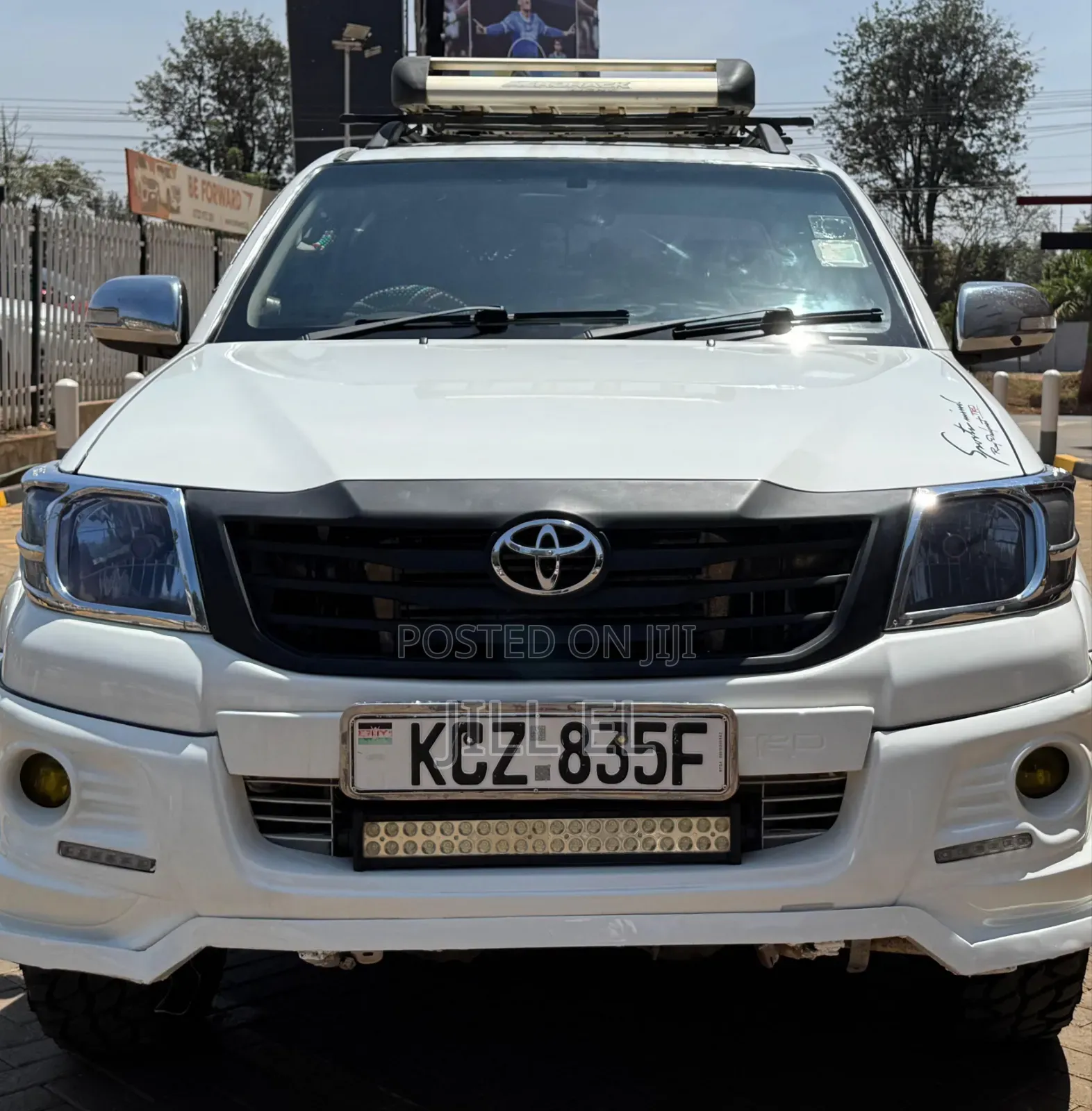 Toyota Hilux 2012 White