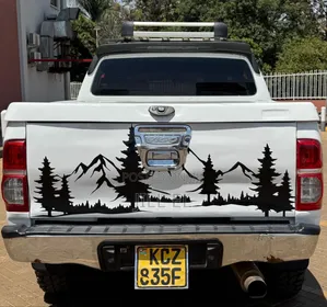 Toyota Hilux 2012 White