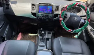 Toyota Hilux 2012 White
