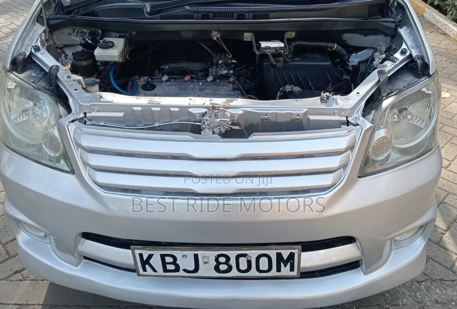 Toyota Noah 2002 Silver
