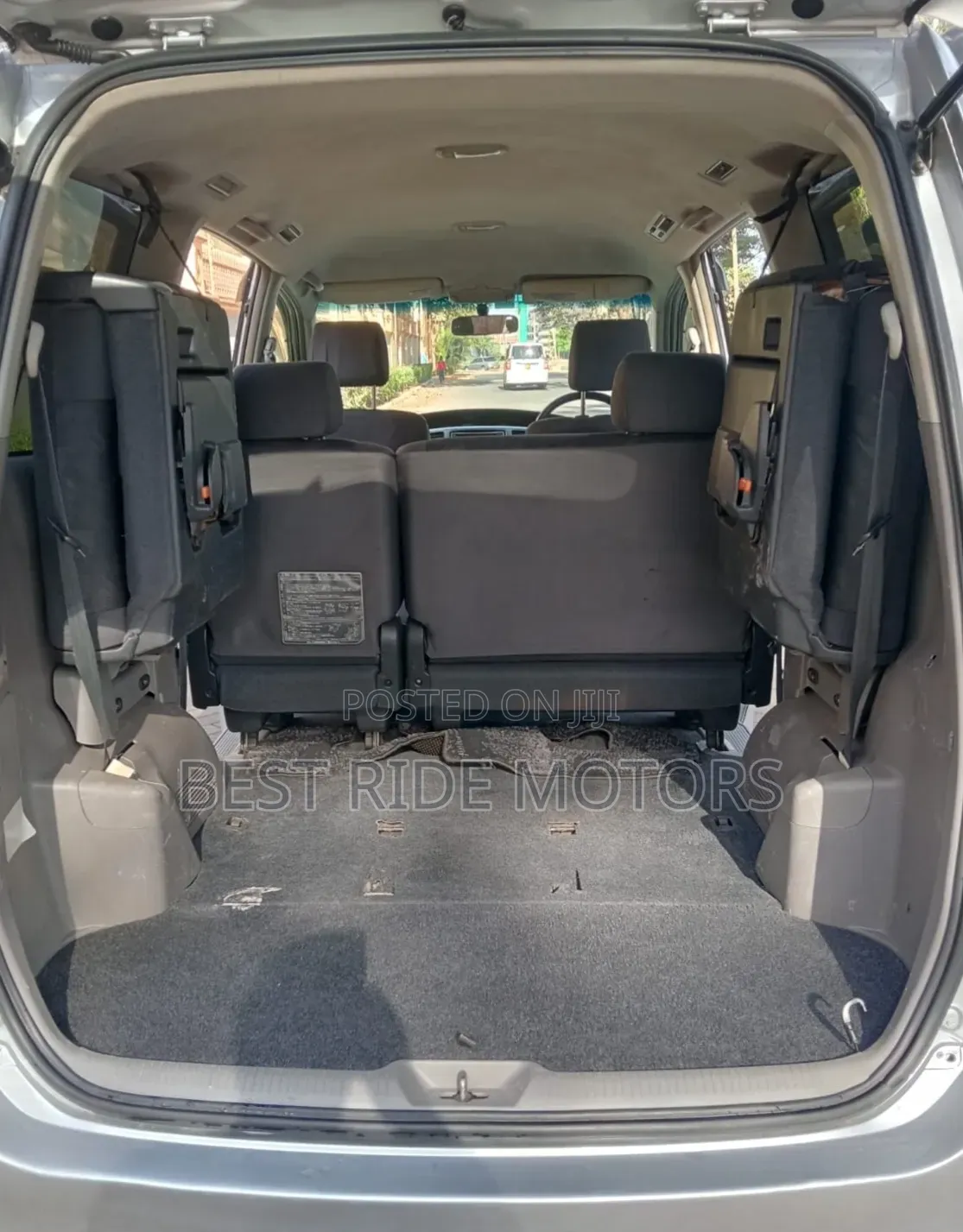 Toyota Noah 2002 Silver