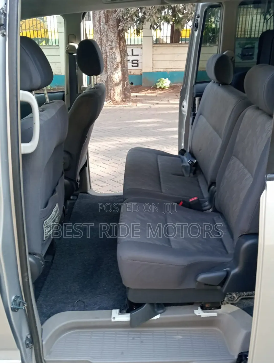 Toyota Noah 2002 Silver