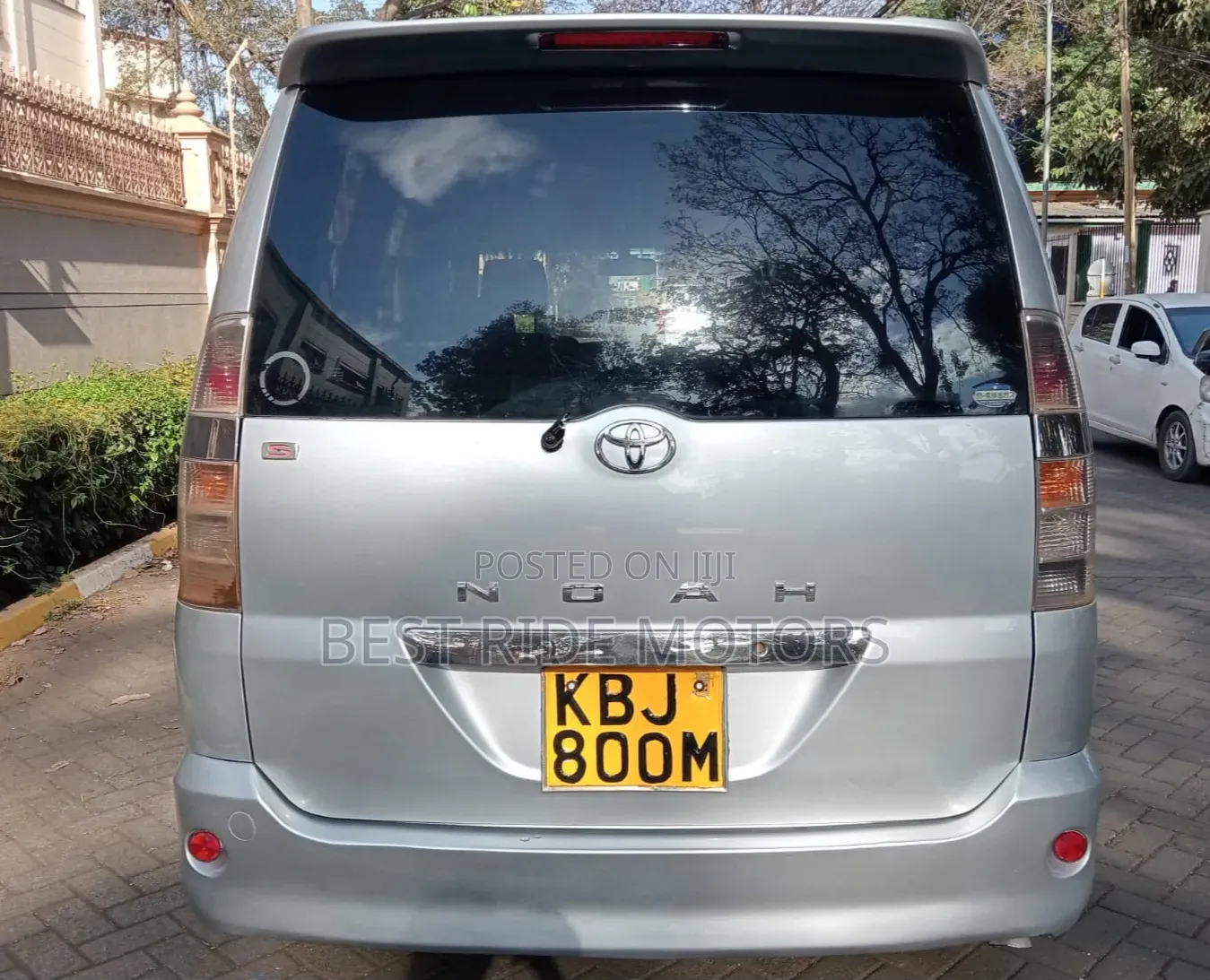 Toyota Noah 2002 Silver