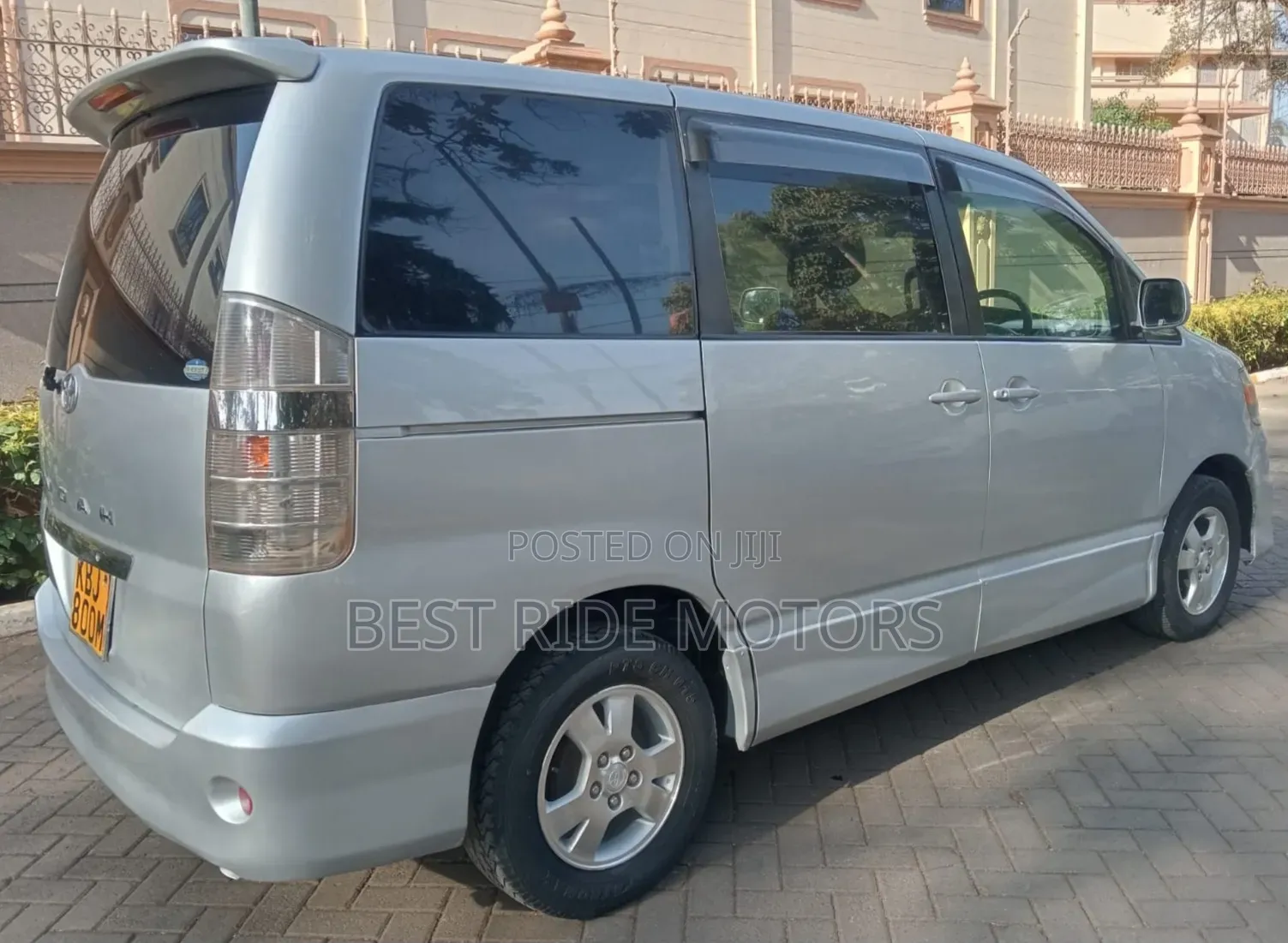 Toyota Noah 2002 Silver