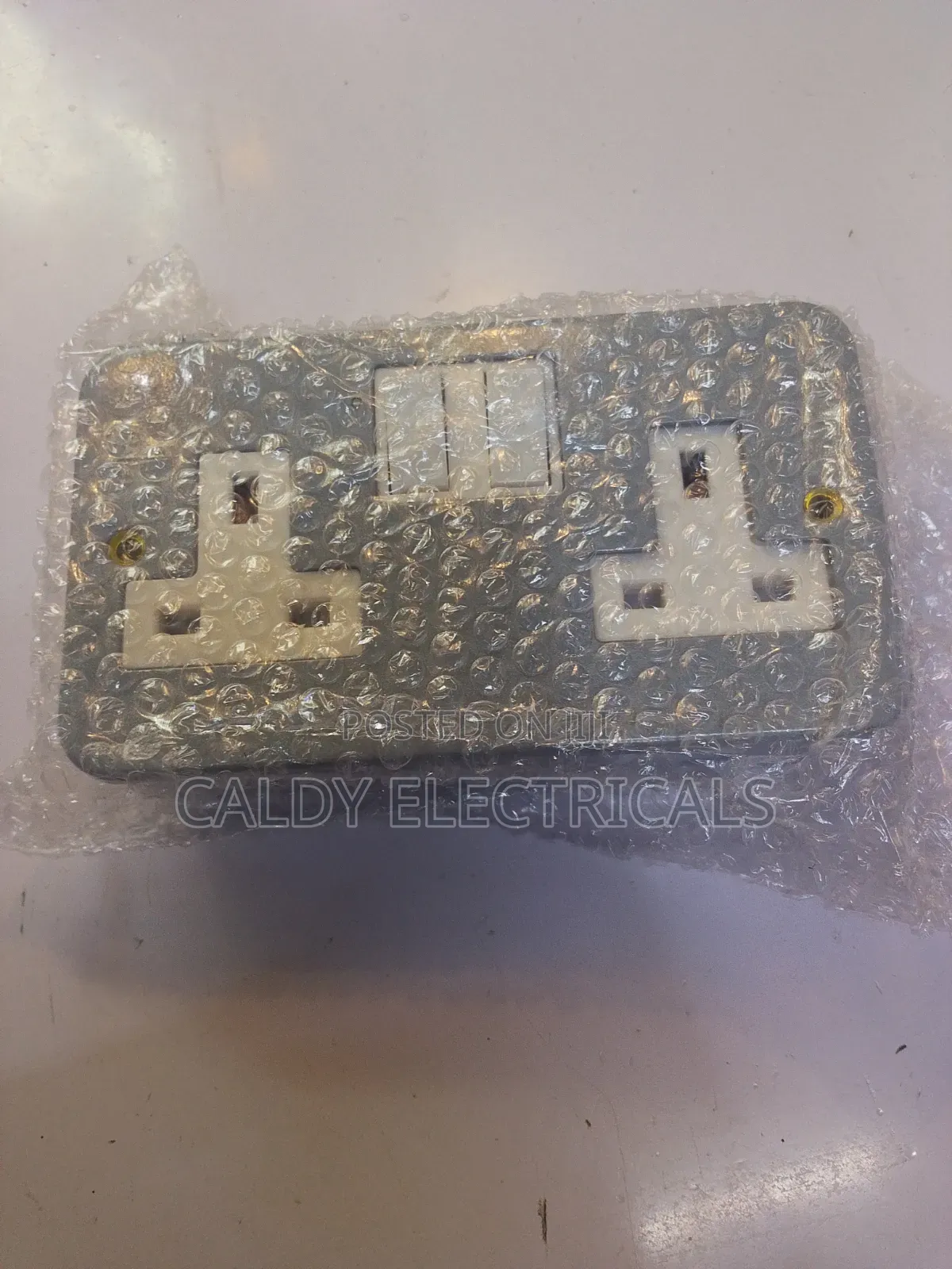 Metal-Clad 13a Double-Switched Socket Outlet