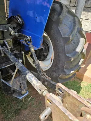 Tractor Newholland 80-66 Four Wheel Blue