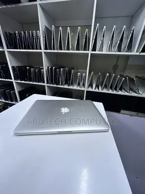 Laptop Apple MacBook 4GB Intel Core i5 SSD 256GB
