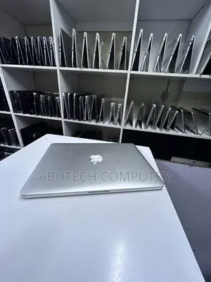 Laptop Apple MacBook 4GB Intel Core i5 SSD 256GB