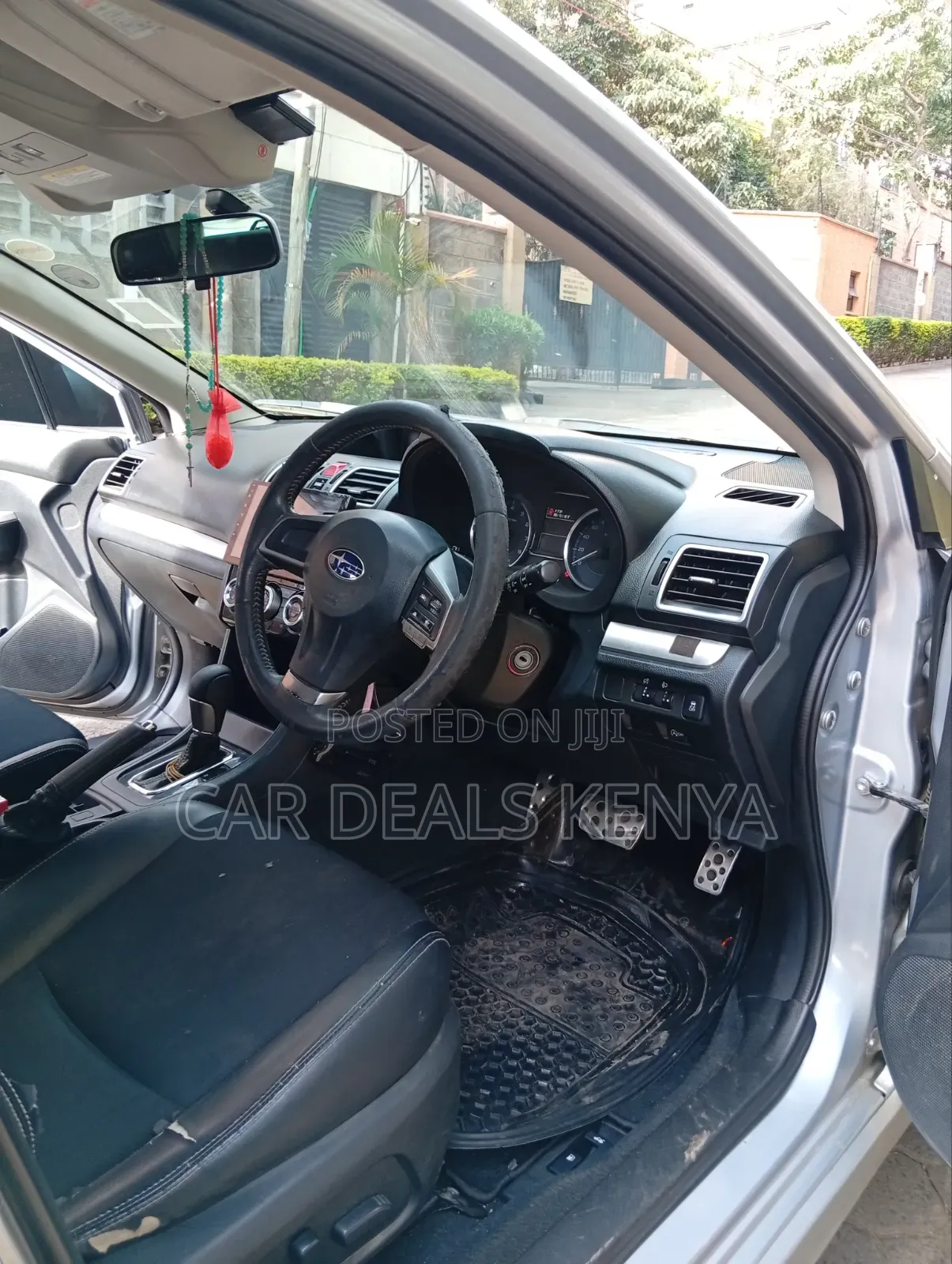 Subaru 1600 2015 Silver