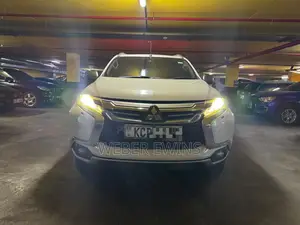 Mitsubishi Pajero Sport 2017 White