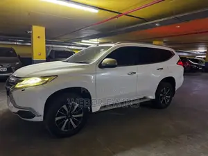 Mitsubishi Pajero Sport 2017 White