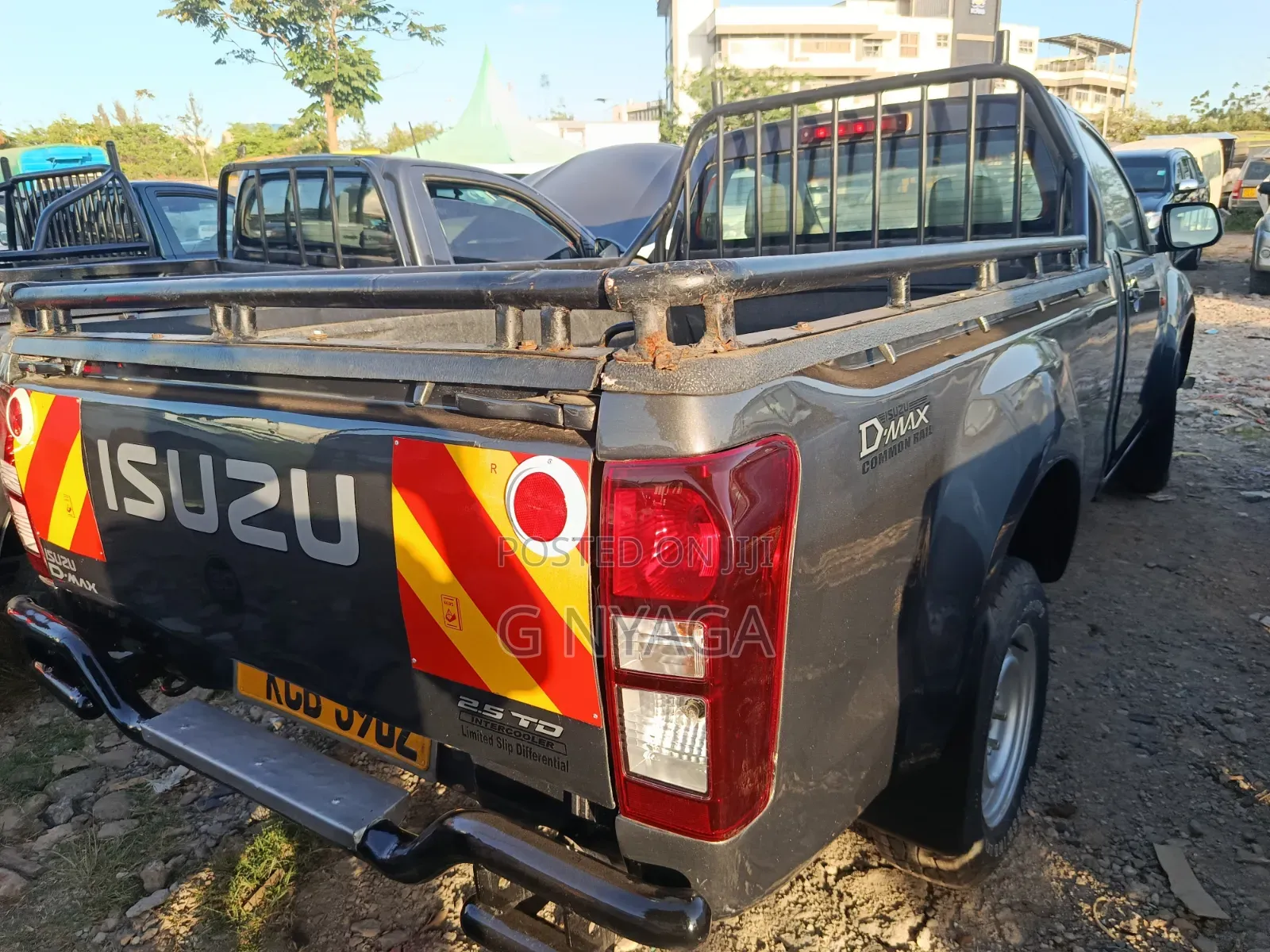 Isuzu D-MAX 2015 Gray