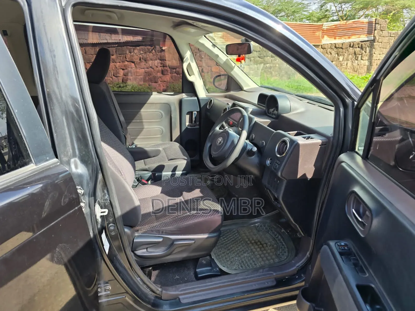 Toyota Spade 2015 Black