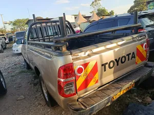 Toyota Hilux 2008 Gold
