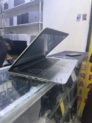 Laptop HP EliteBook 850 8GB Intel Core i7 SSD 256GB