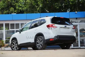 Subaru Forester Premium AWD 2019 Pearl