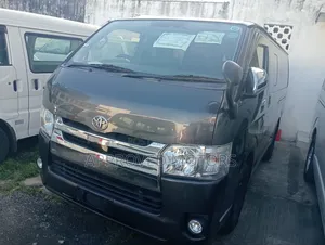 Toyota HiAce 2019 Black
