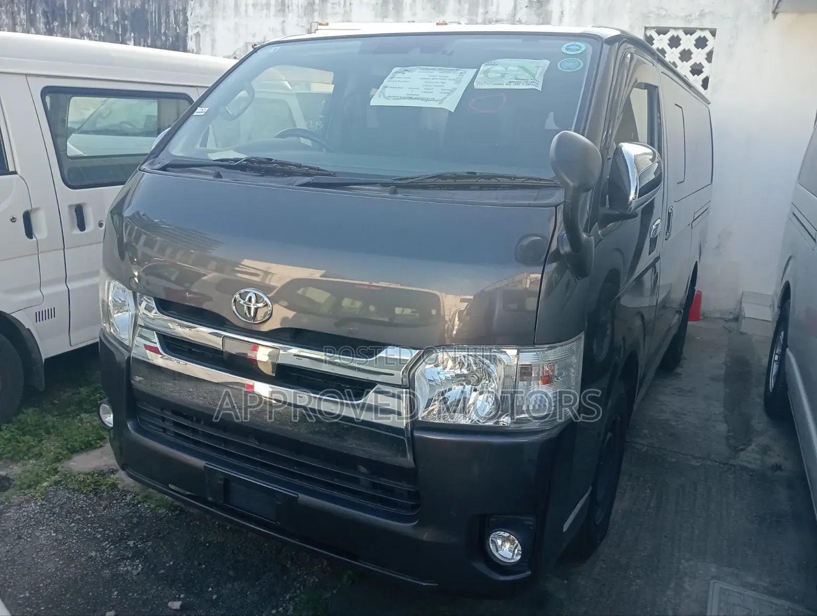 Toyota HiAce 2019 Black