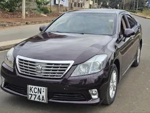 Toyota Crown 2010 Red