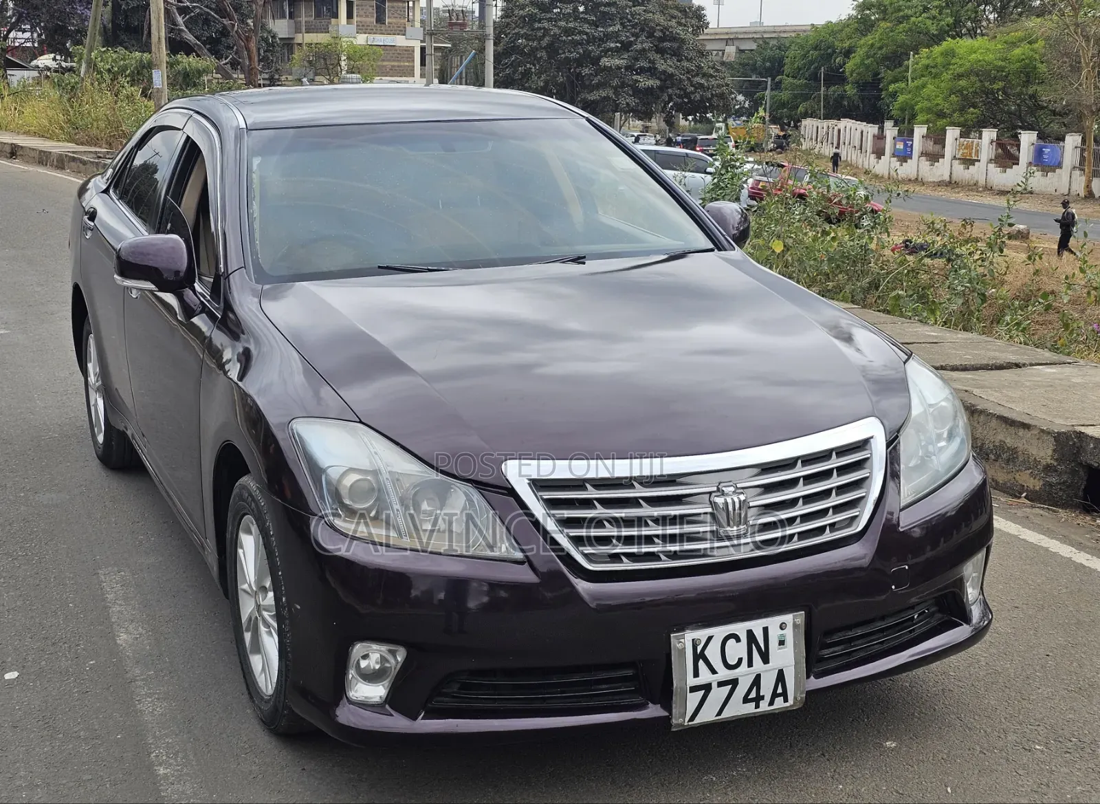 Toyota Crown 2010 Red