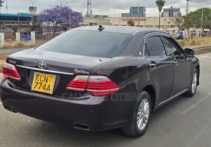 Toyota Crown 2010 Red