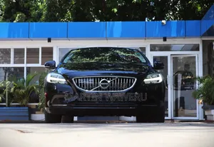 Volvo V40 2019 Black