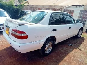 Toyota Corolla 1997 White