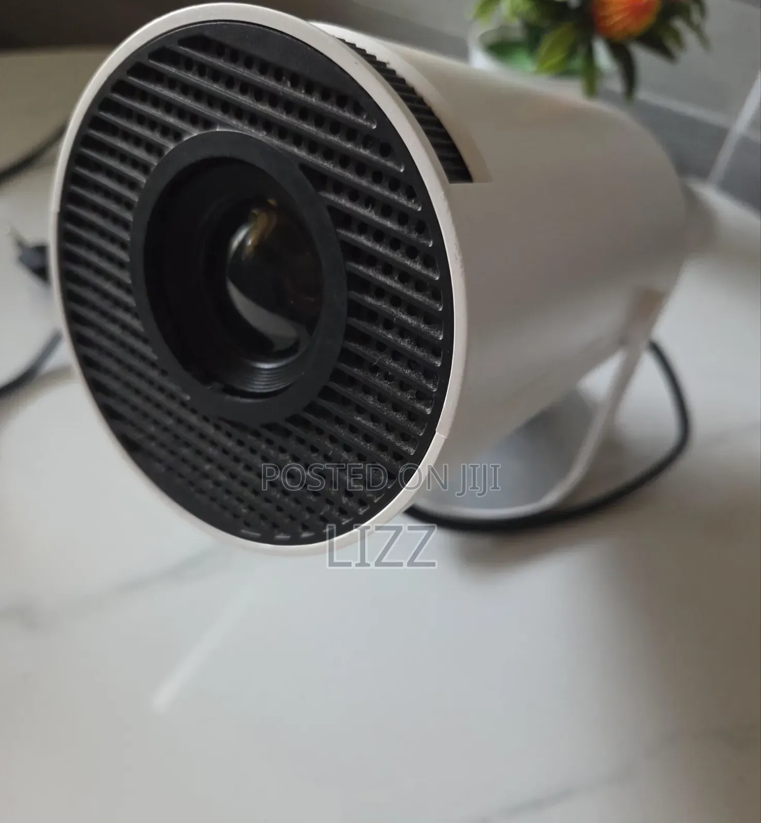 HY300 Smart Projector