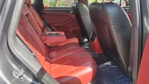 Porsche Macan Sport Edition 2018 Gray