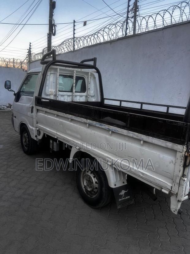 Mazda Bongo 2012 White - thumbnail 4