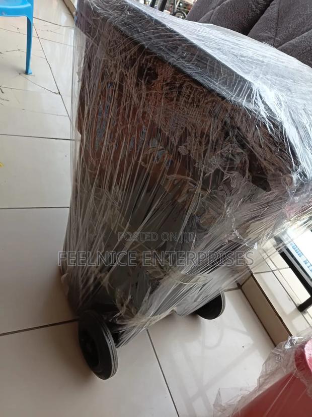 120 Litres Dustbin With Wheels - thumbnail 2