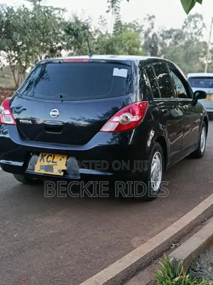 Nissan Tiida 2011 Black