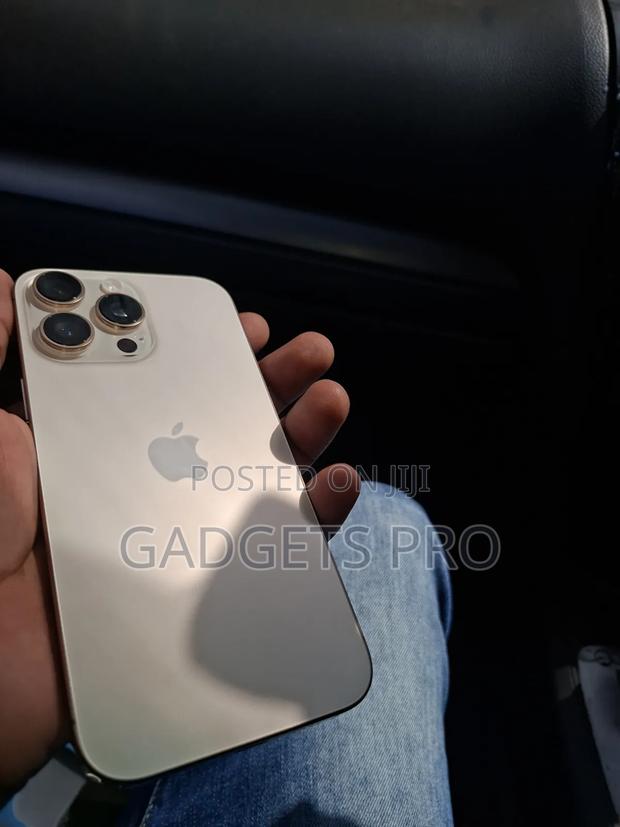 New Apple iPhone 16 Pro Max 256 GB Gold - thumbnail 3