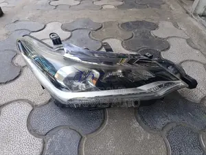 Fielder/Axio 165 Xenon Headlight