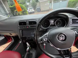 Volkswagen Polo 2015 Red