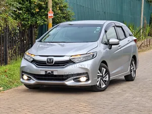 Honda Shuttle 1.5 Hybrid 2WD 2019 Gray