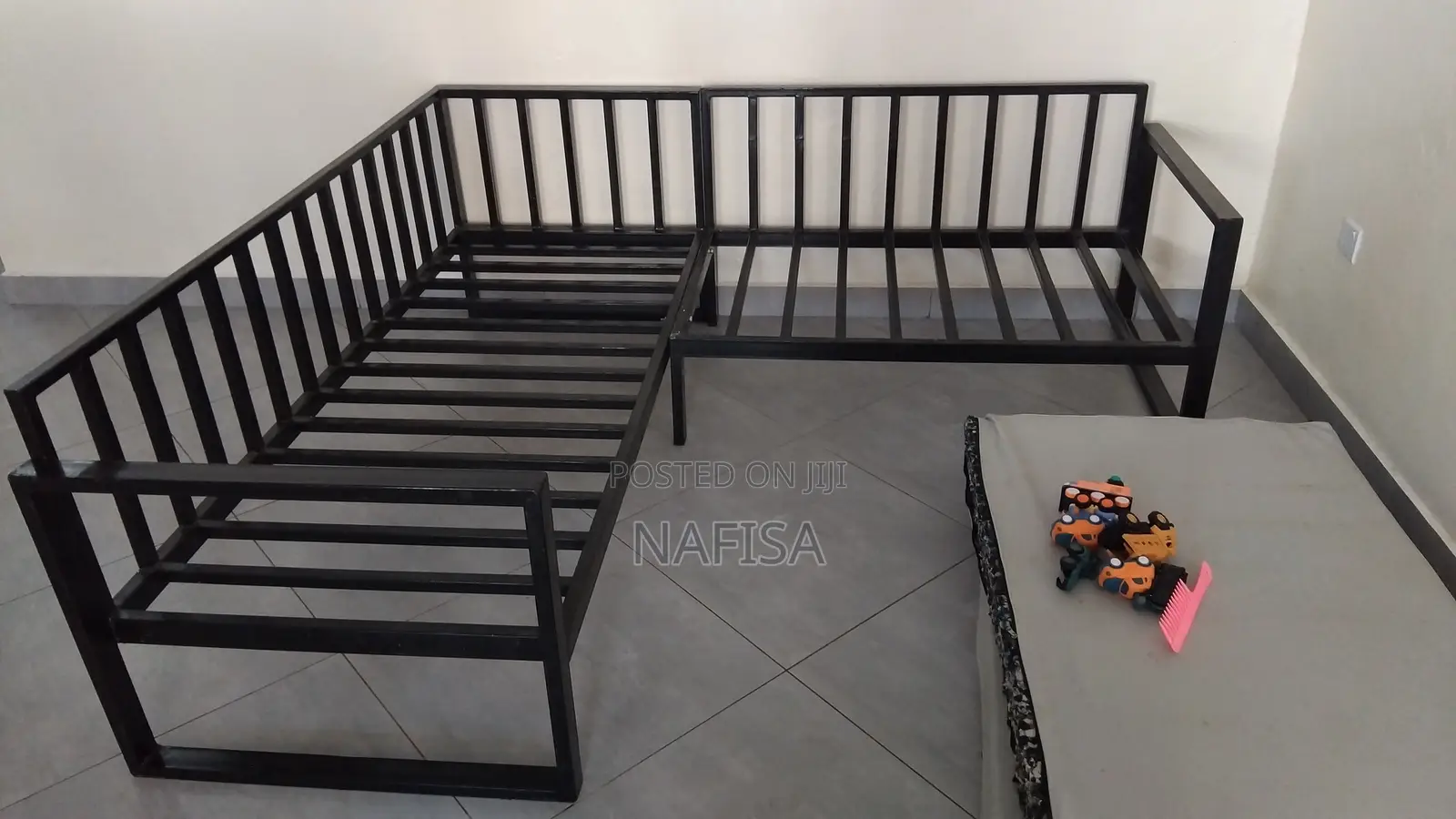 Metal L Chair Frame