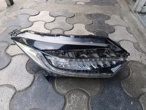 Vezel Xenon Headlight (Part No J5)