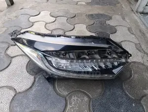 Vezel Xenon Headlight (Part No J5)