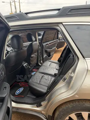 Subaru Outback 2017 Silver