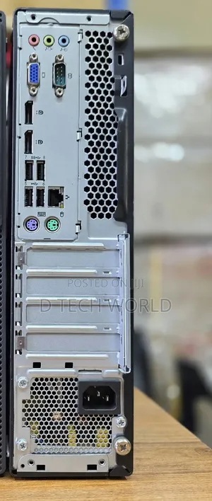 Desktop Computer Lenovo 8GB AMD Ryzen 5 SSD 256GB