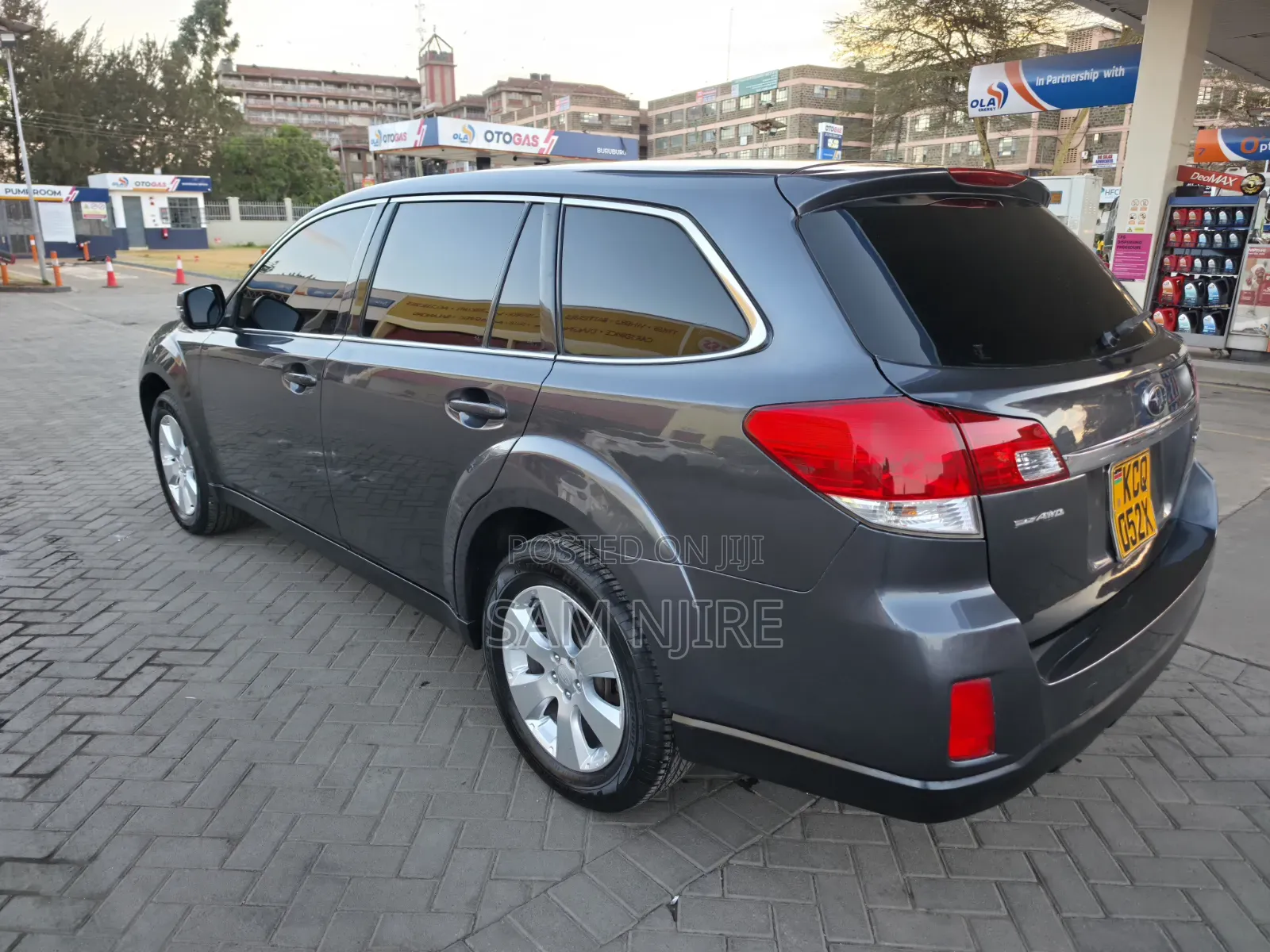 Subaru Outback 2.5i Limited 2011 Black