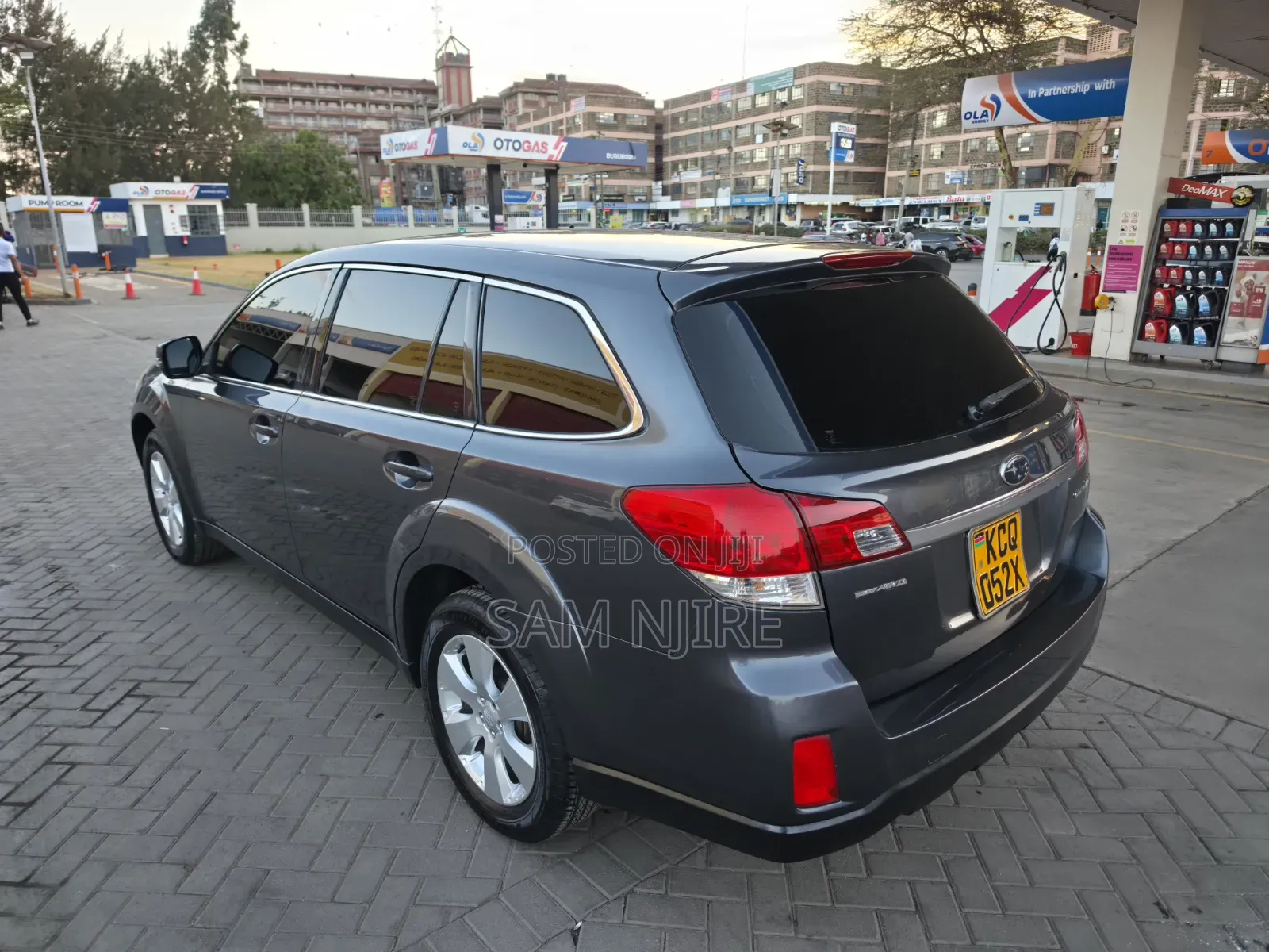 Subaru Outback 2.5i Limited 2011 Black