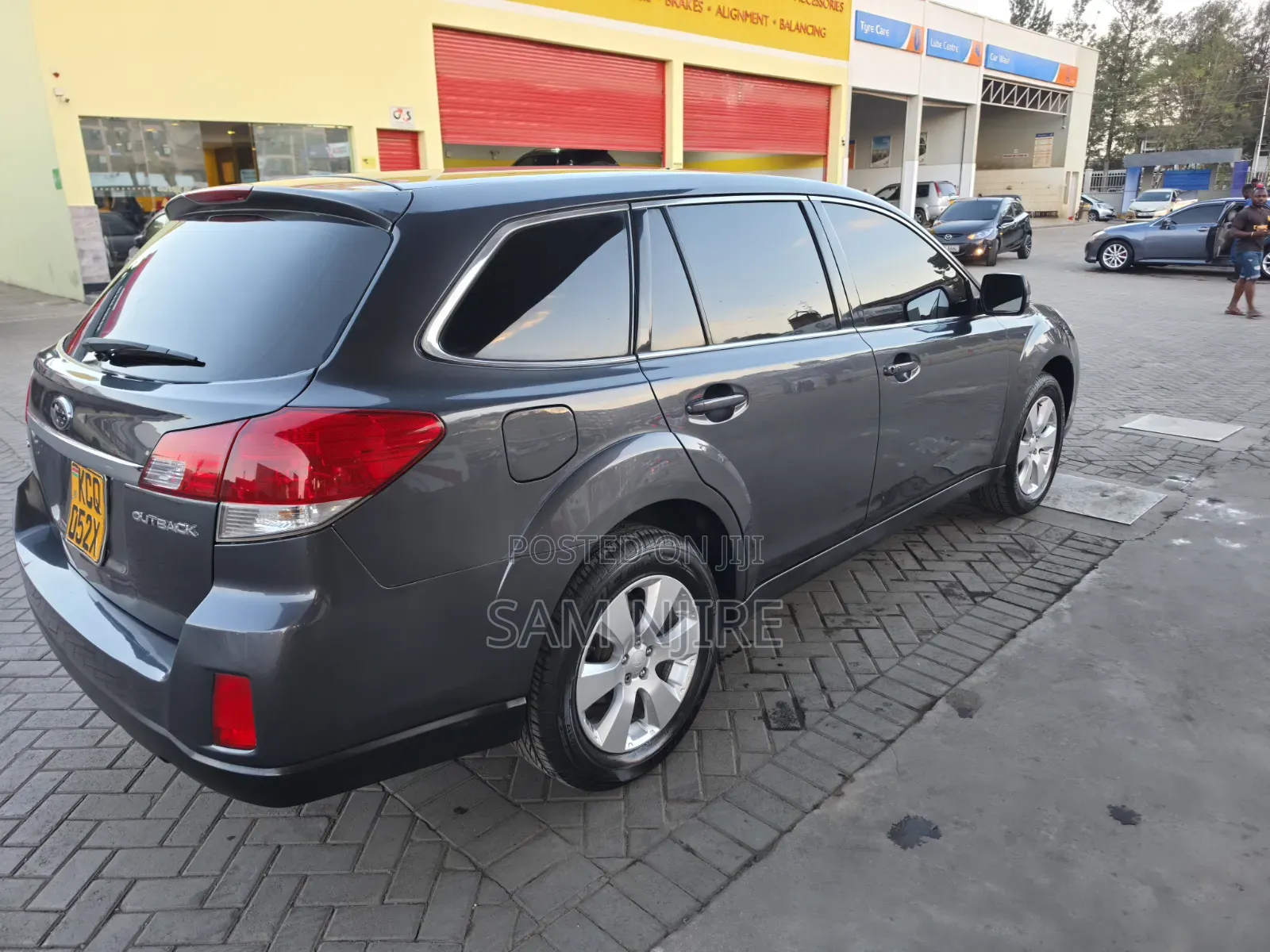 Subaru Outback 2.5i Limited 2011 Black