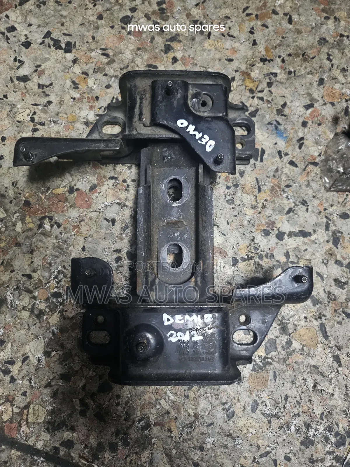 Mazda Demio 2012 Gear Mounting