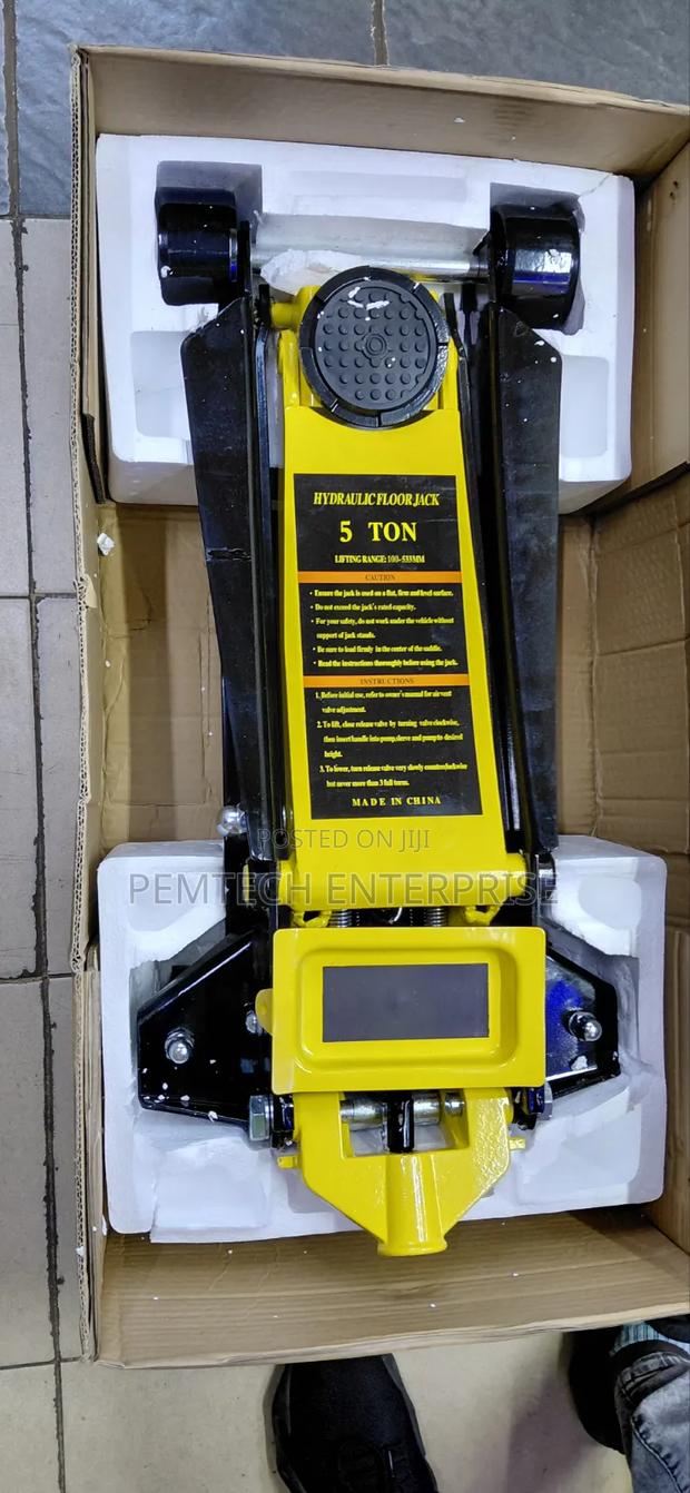 5 Ton Hydraulic Floor Jack - thumbnail 2