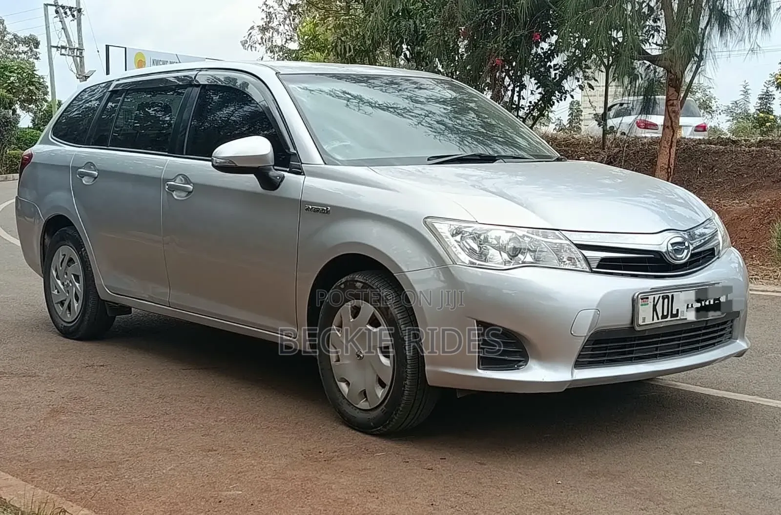 Toyota Corolla Fielder 2016 Silver