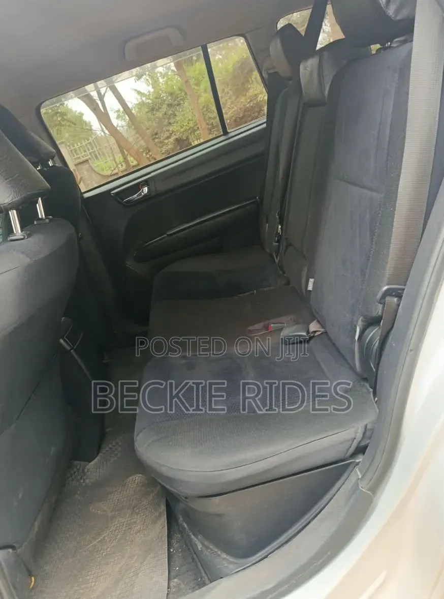 Toyota Corolla Fielder 2016 Silver